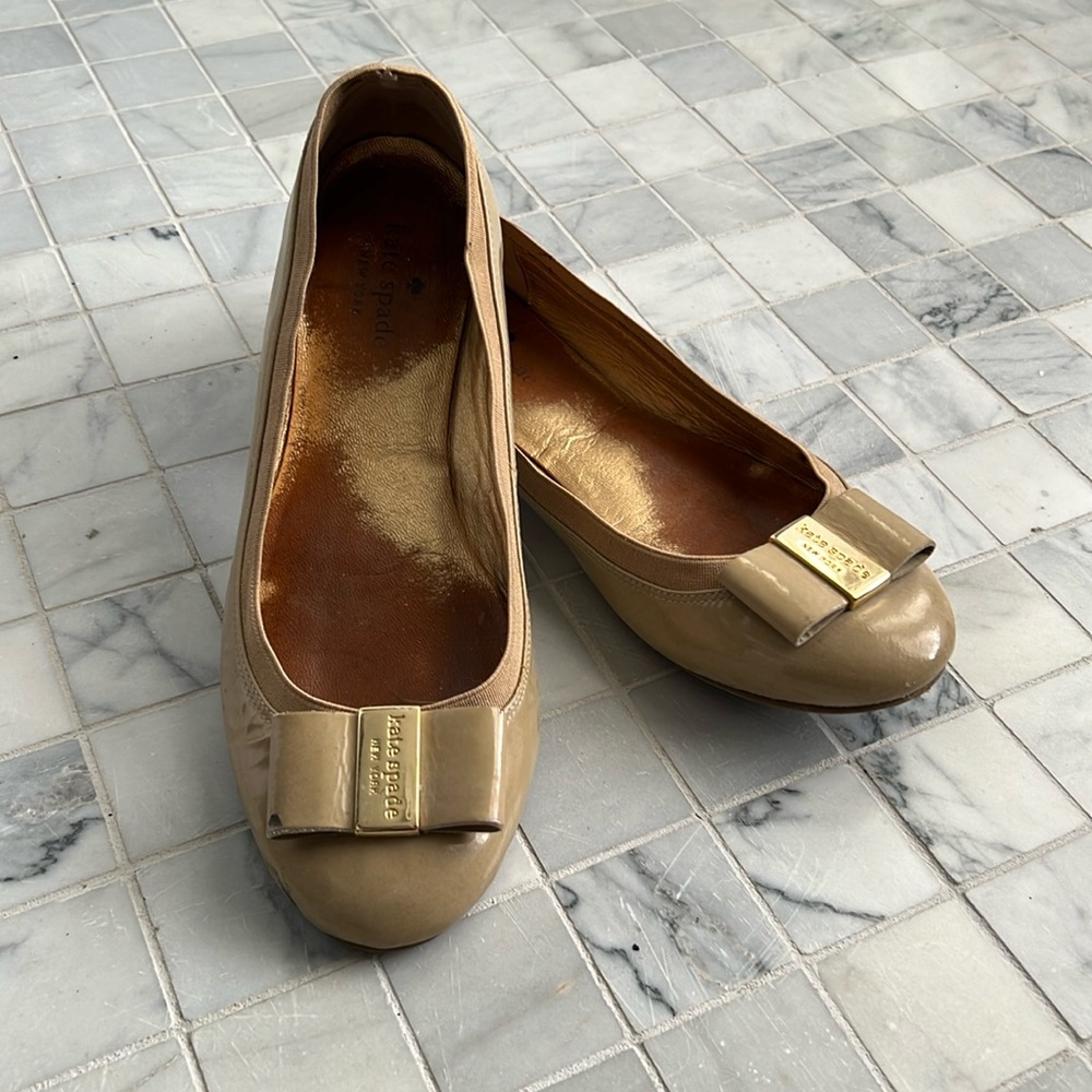 Kate Spade nude patent leather bow flats